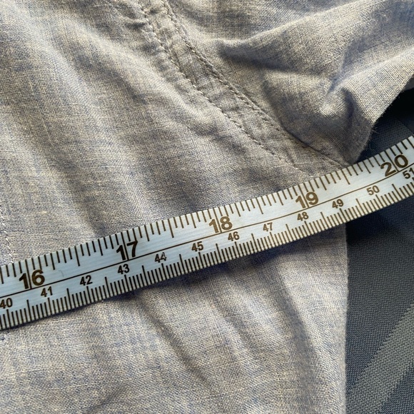 Guess women’s shirt . - Picture 7 of 7